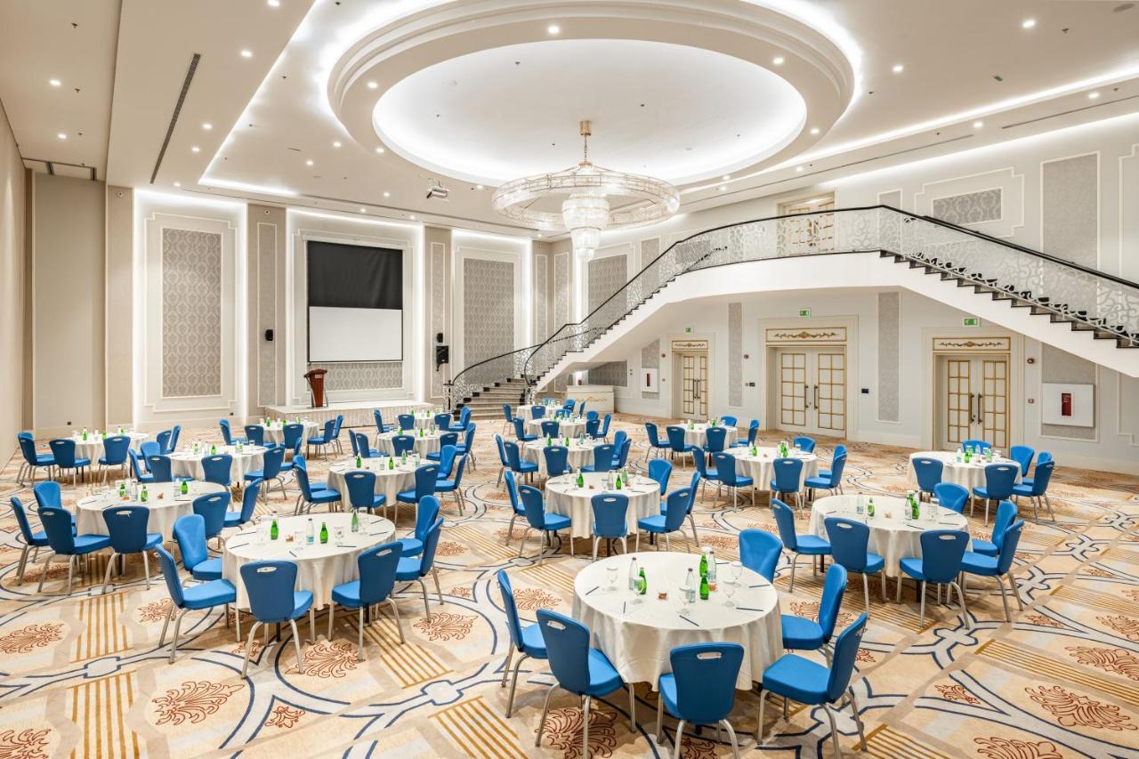 Radisson Blu Plaza Jeddah Hotel Exterior photo