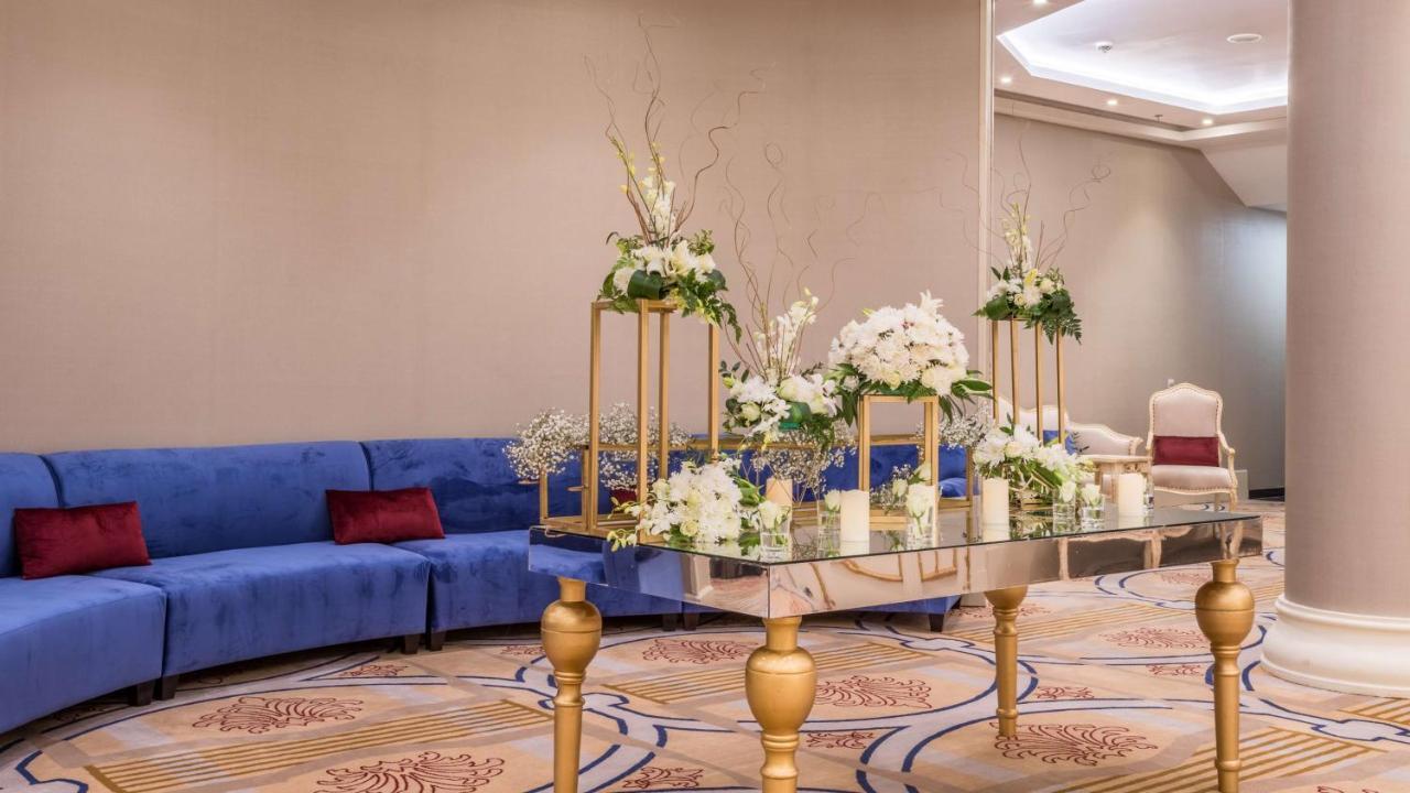 Radisson Blu Plaza Jeddah Hotel Exterior photo