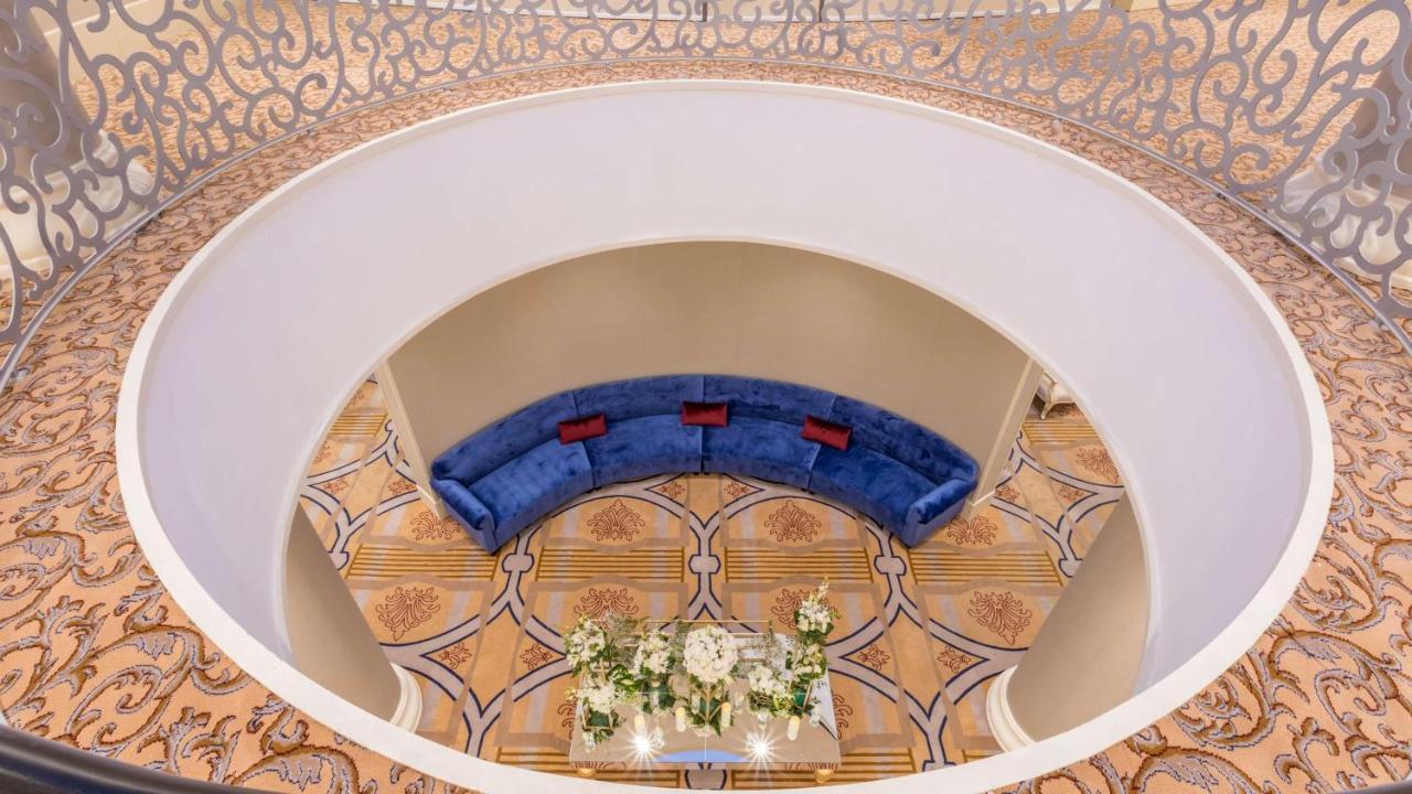 Radisson Blu Plaza Jeddah Hotel Exterior photo