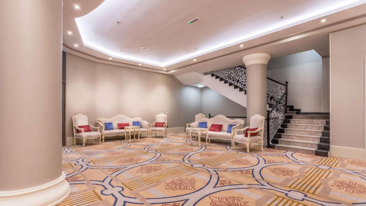 Radisson Blu Plaza Jeddah Hotel Exterior photo