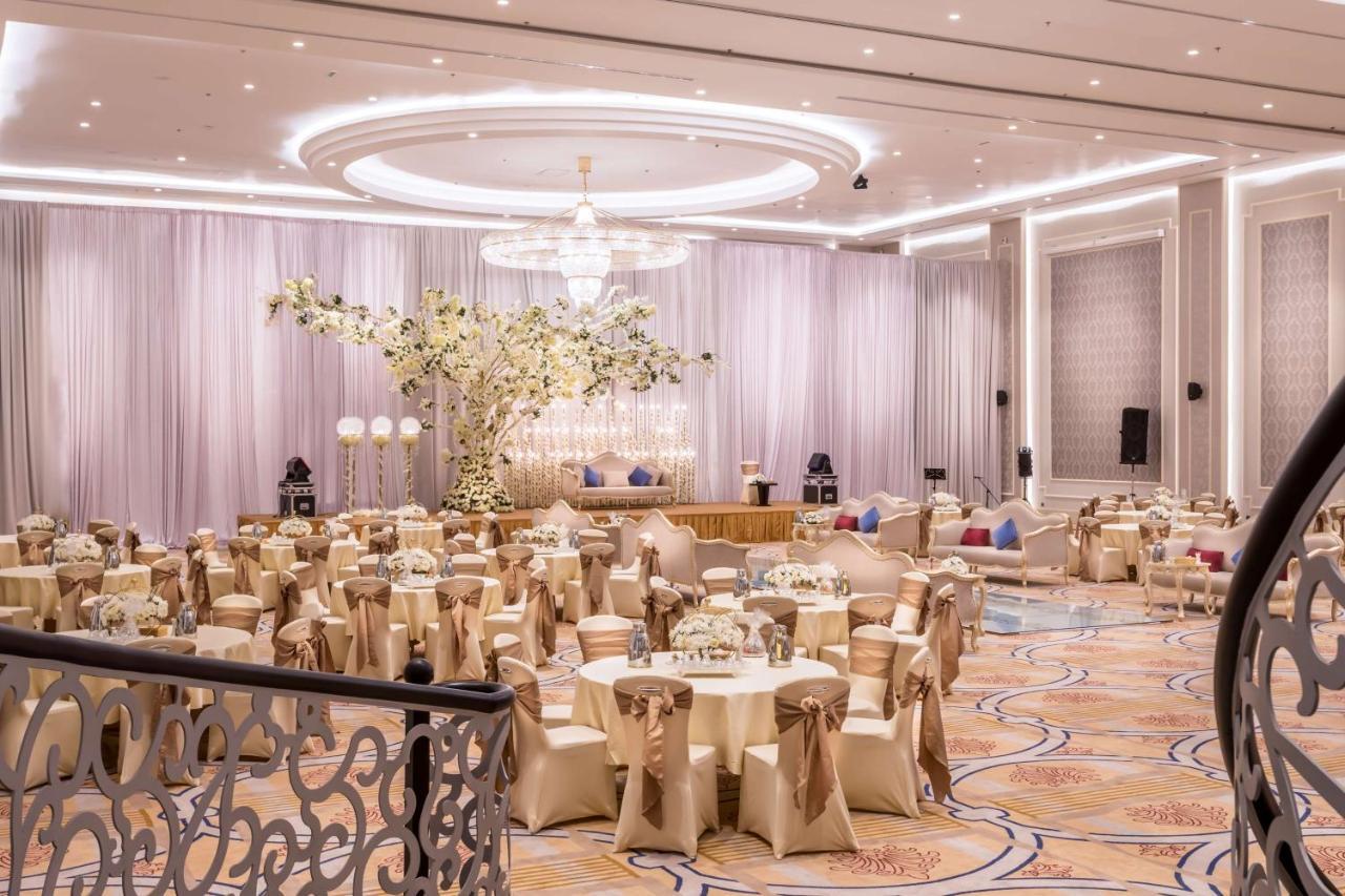 Radisson Blu Plaza Jeddah Hotel Exterior photo