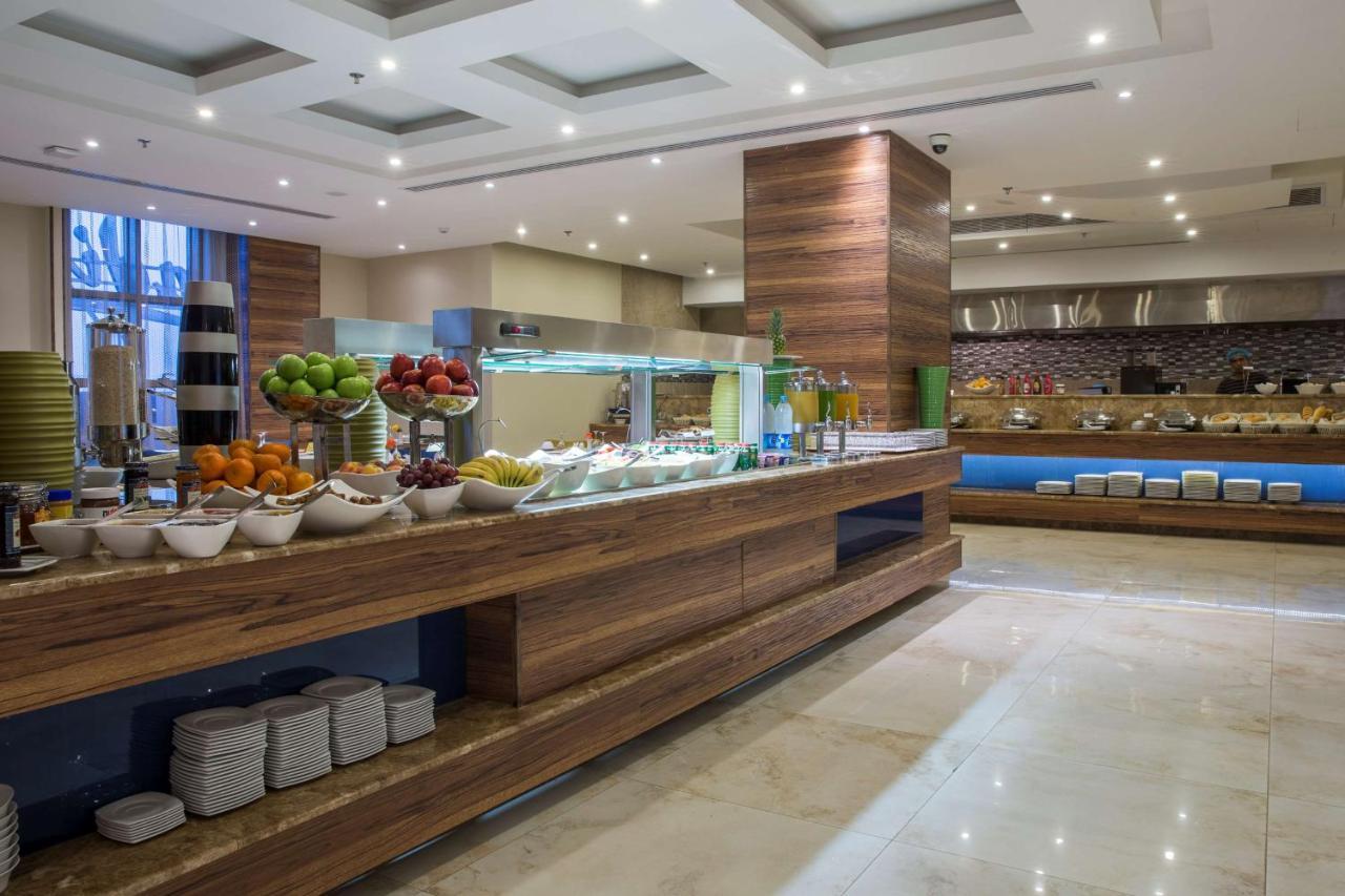Radisson Blu Plaza Jeddah Hotel Exterior photo
