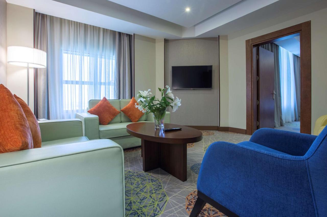 Radisson Blu Plaza Jeddah Hotel Exterior photo