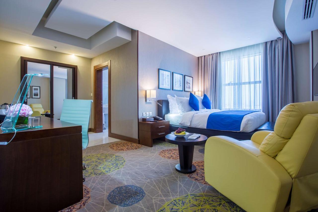 Radisson Blu Plaza Jeddah Hotel Exterior photo