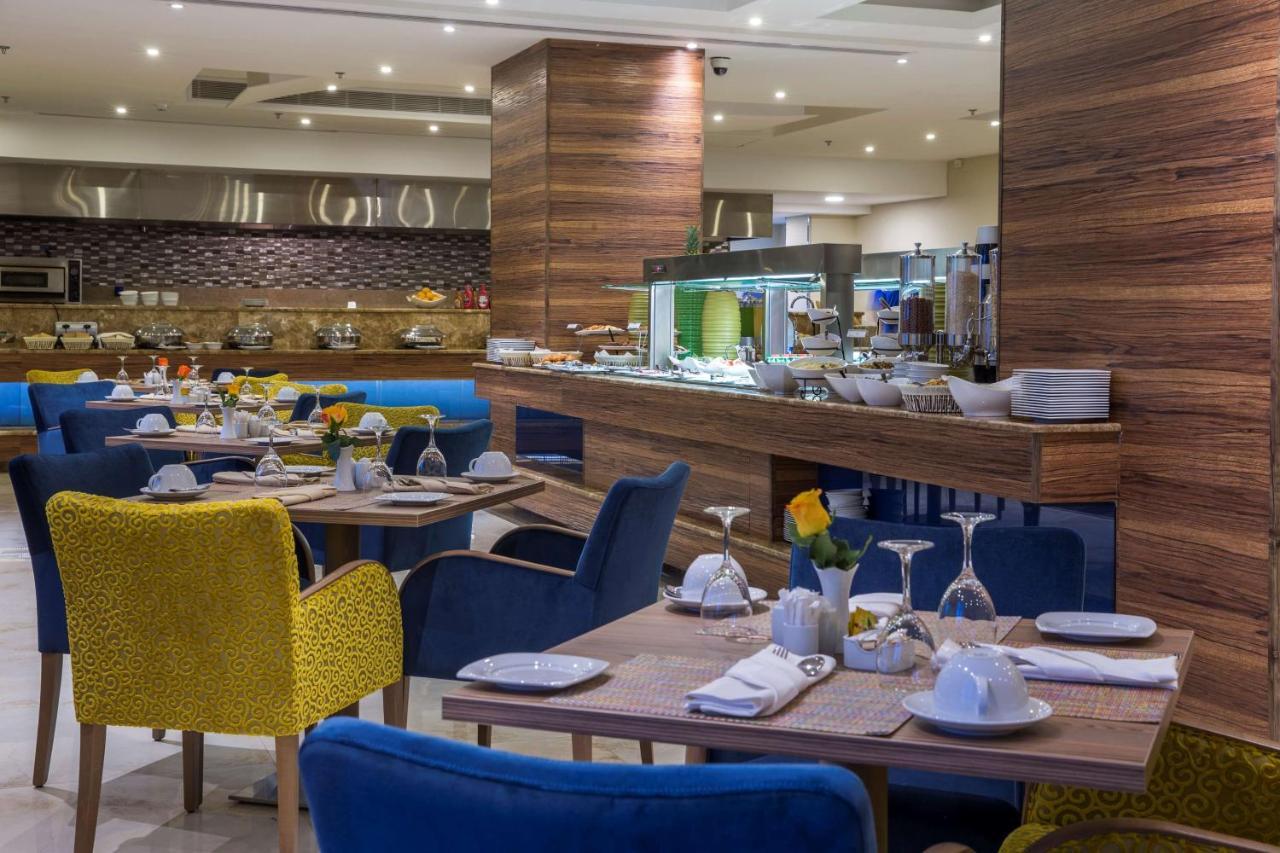 Radisson Blu Plaza Jeddah Hotel Exterior photo