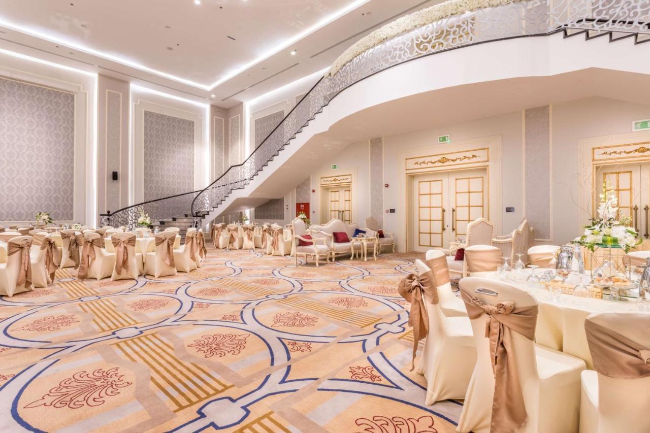 Radisson Blu Plaza Jeddah Hotel Exterior photo