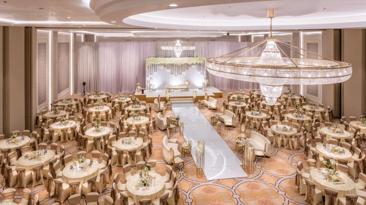 Radisson Blu Plaza Jeddah Hotel Exterior photo