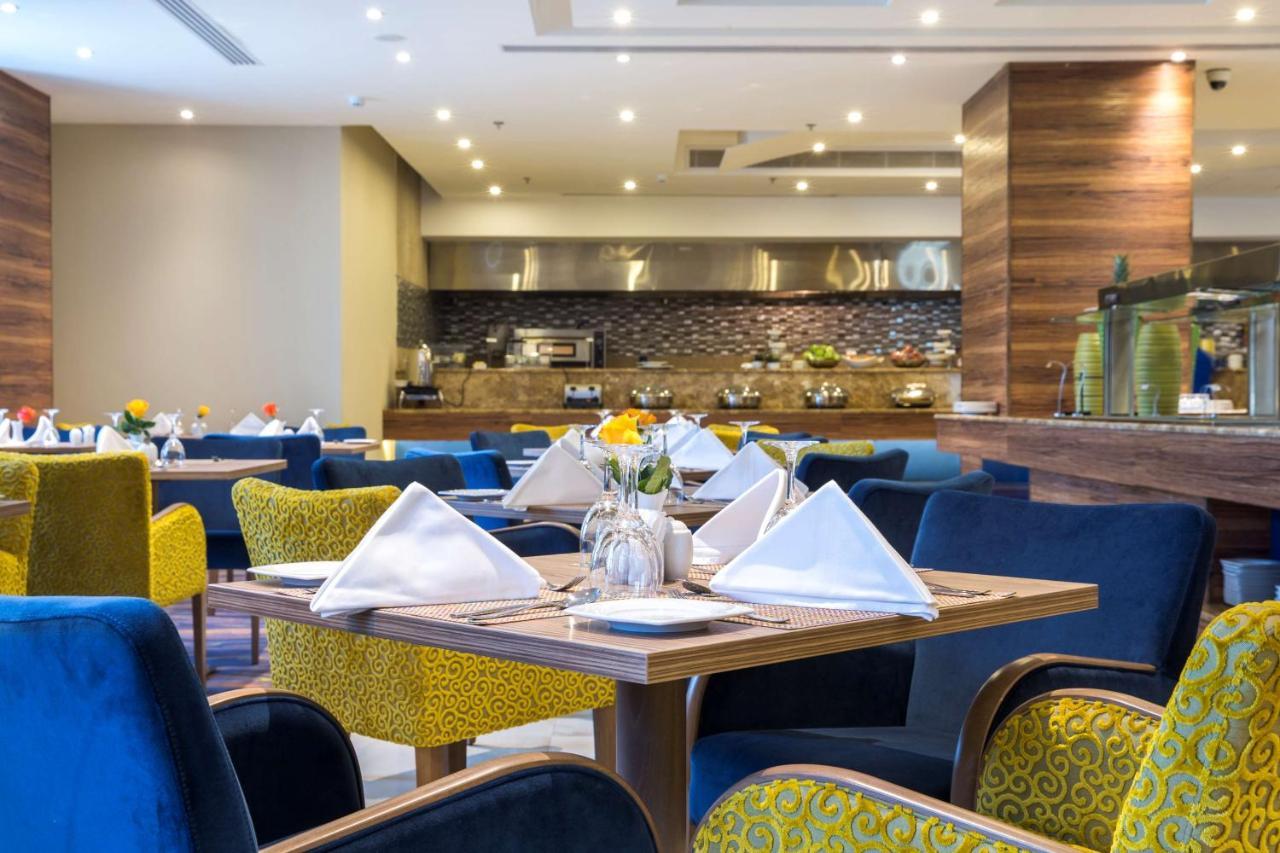 Radisson Blu Plaza Jeddah Hotel Exterior photo