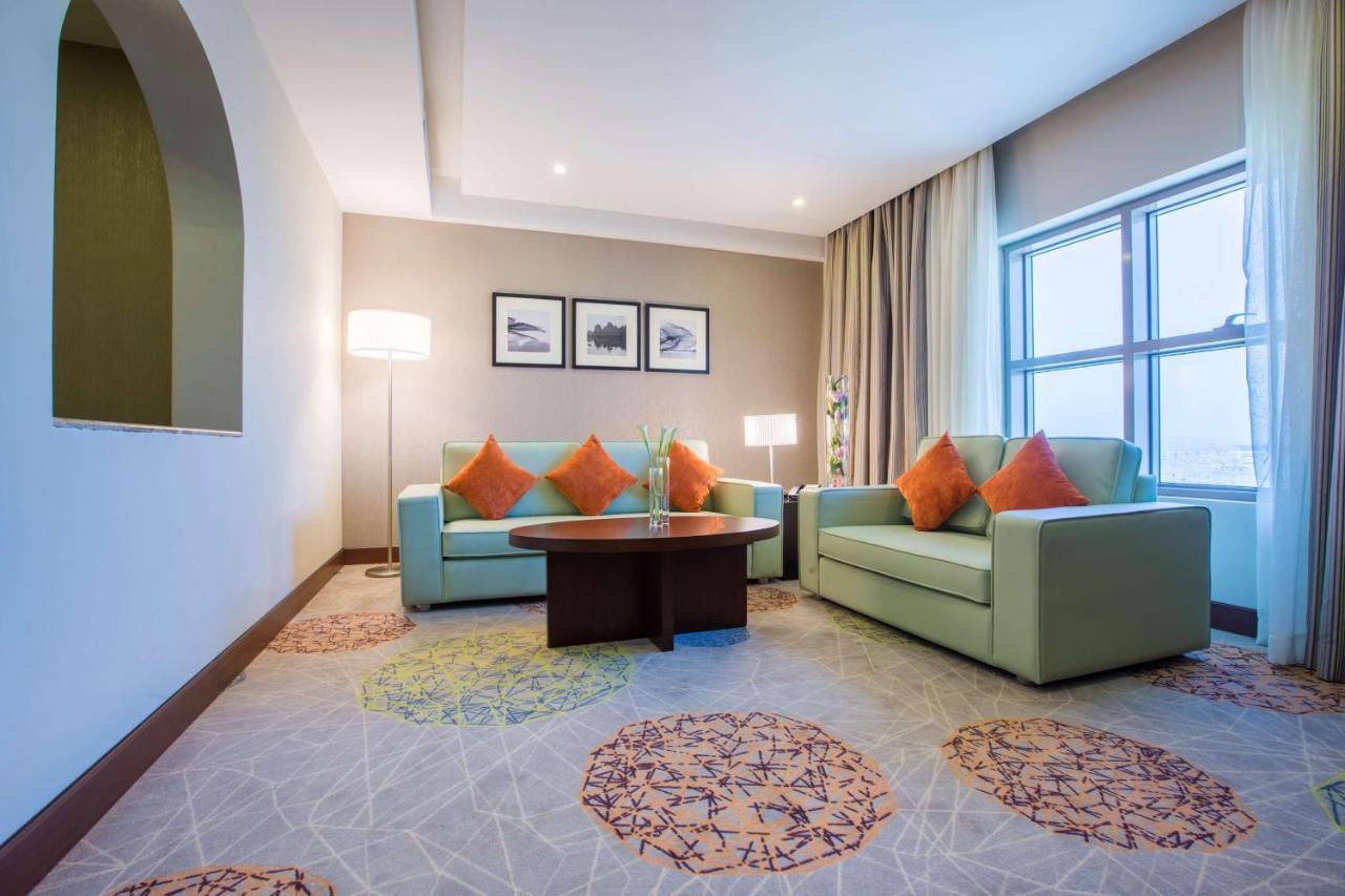 Radisson Blu Plaza Jeddah Hotel Exterior photo