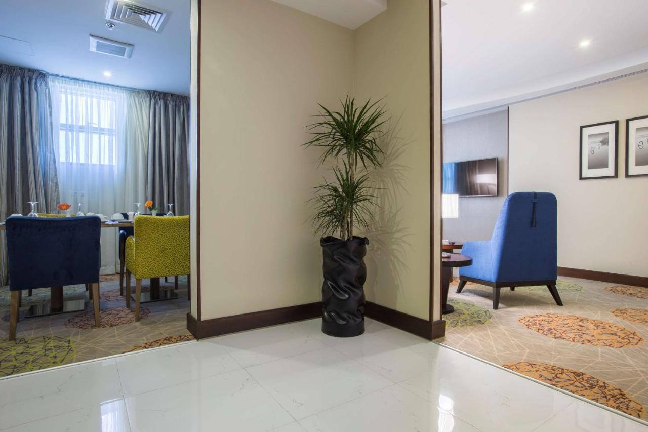 Radisson Blu Plaza Jeddah Hotel Exterior photo